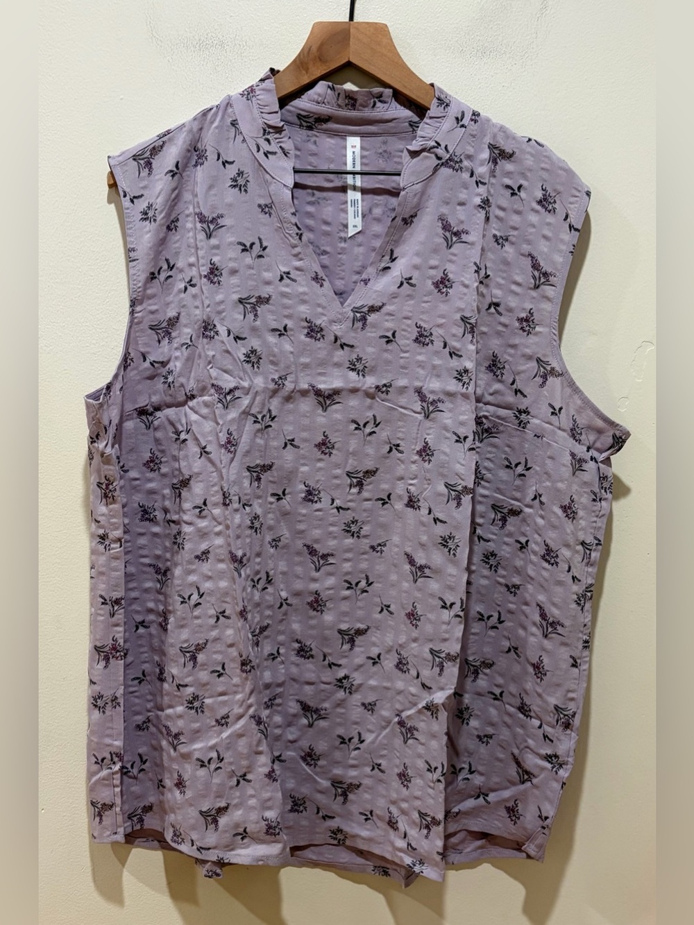 NWT Modern Ambition EcoVera Ruffle Collar Sleeveless Top Lilac Purple Floral Top